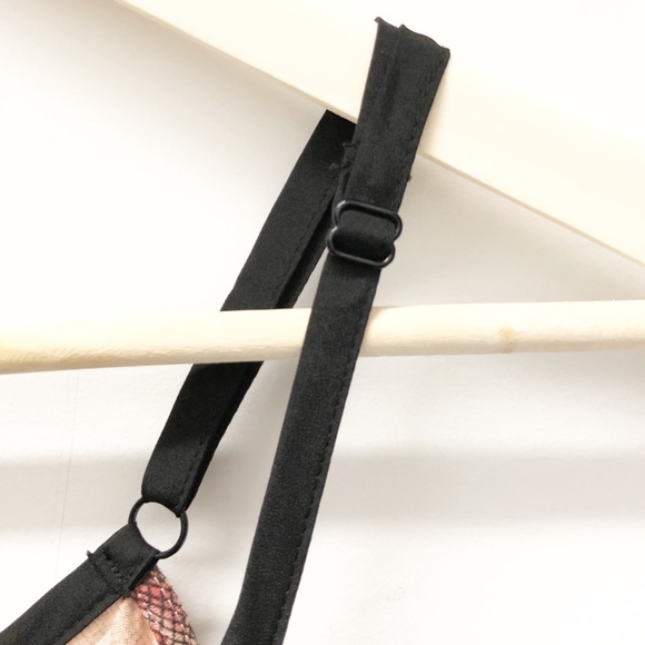 Urban Outfitters - Kimchi Blue Sequin Tank, SZ S - Picture 3 of 5